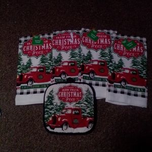 Christmas Dish Towels and Hot Pot Holder and Drying Mat.